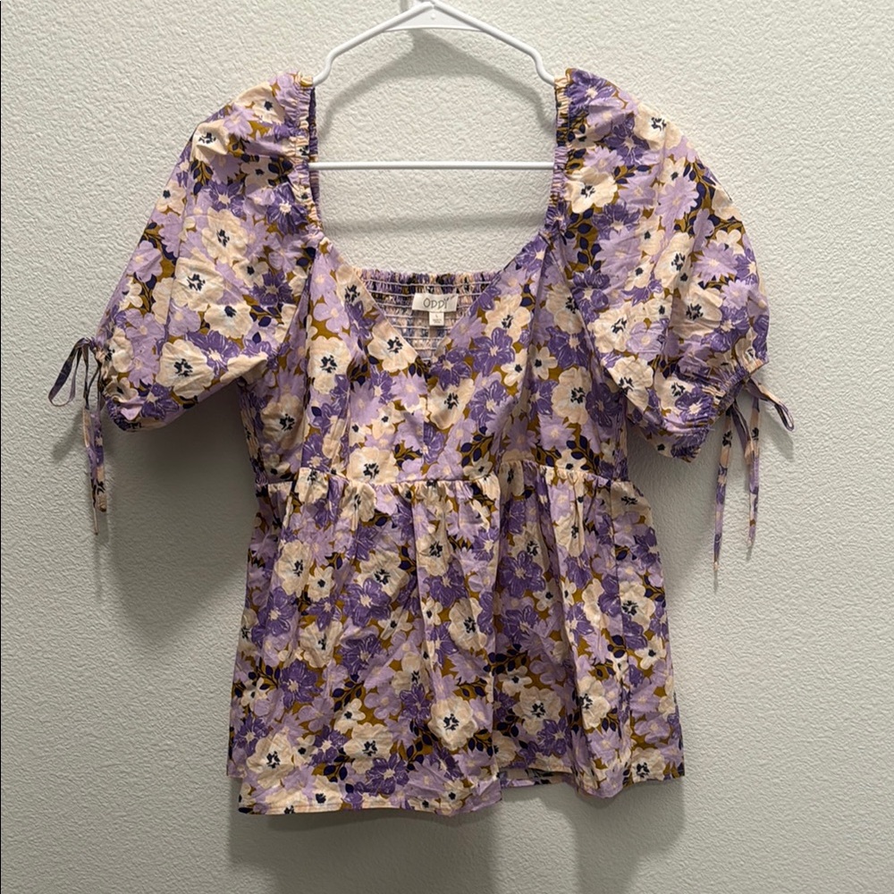 Puff Sleeve Top in Purple & Cream Floral, L